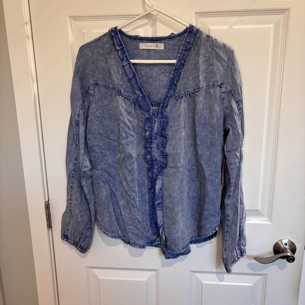 Billy T ruffle front top